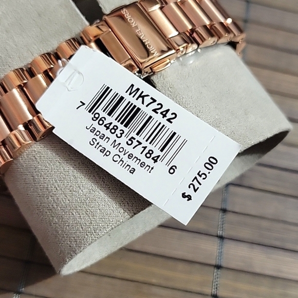 Michael Kors Lexington Rose Gold-Tone Watch - Picture 4 of 8